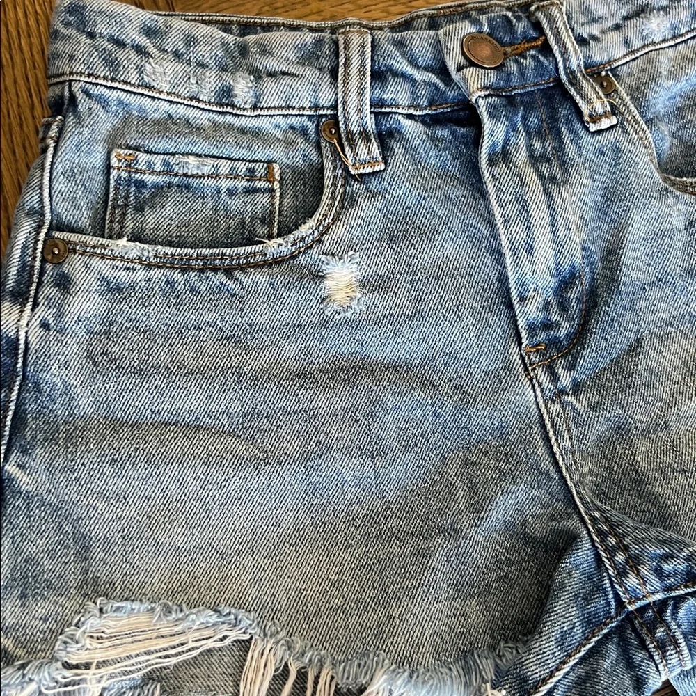 BlankNYC The Barrow Short 24 Vintage High Rise Distressed Festival Shorts Boho‎